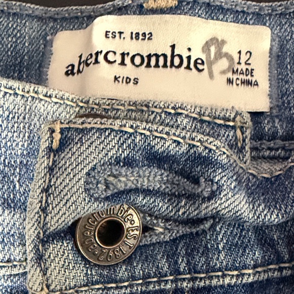Abercrombie Kids Faded Blue Ripped Jean Short Shorts- Size 12 - Picture 2 of 5